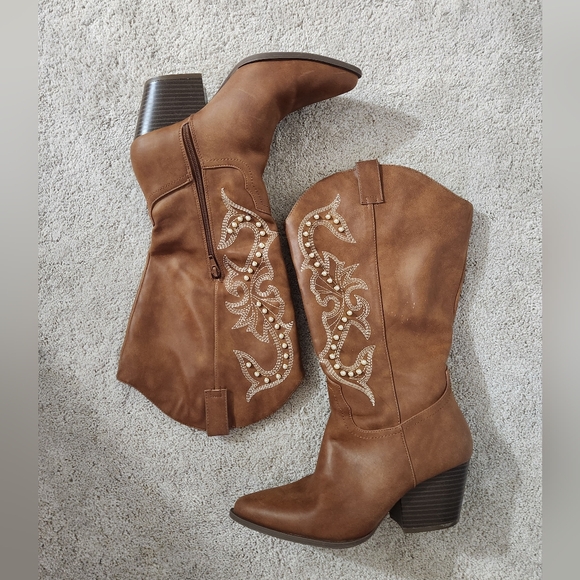 ARULA EUC Embellished Brown Heeled Boots for Women - Picture 3 of 4